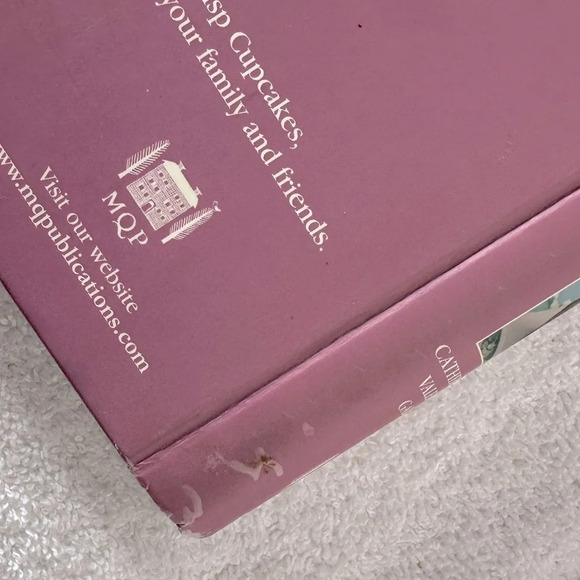 Homemade Baking  Hard Cover Cookbook - Picture 11 of 13